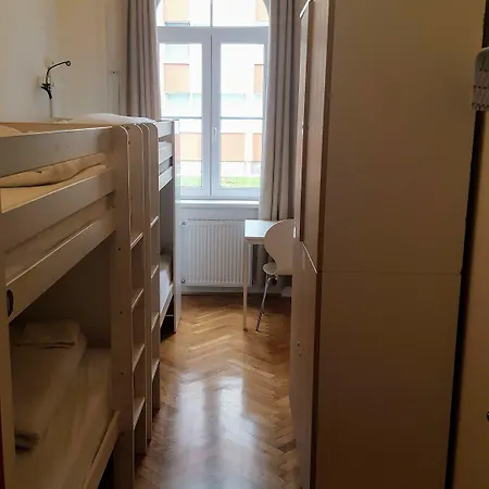 C - Punkt Auberge de jeunesse *