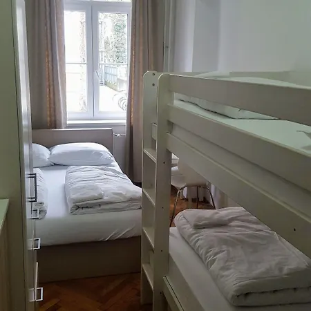 Auberge de jeunesse C - Punkt
