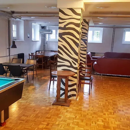 Vandrerhjem C - Punkt *