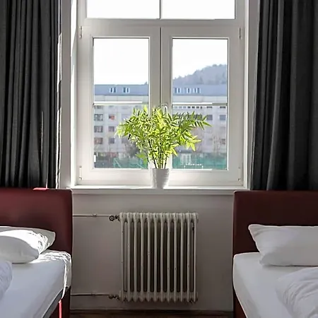 Auberge de jeunesse C - Punkt