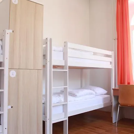 C - Punkt Auberge de jeunesse