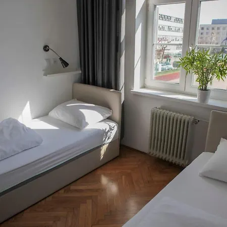 Auberge de jeunesse C - Punkt